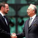 Ruvdnaprinsa Haakon ja Malaysia stáhtaministtar Najib Razak (Govva: Reuters / Bazuki Muhammad)